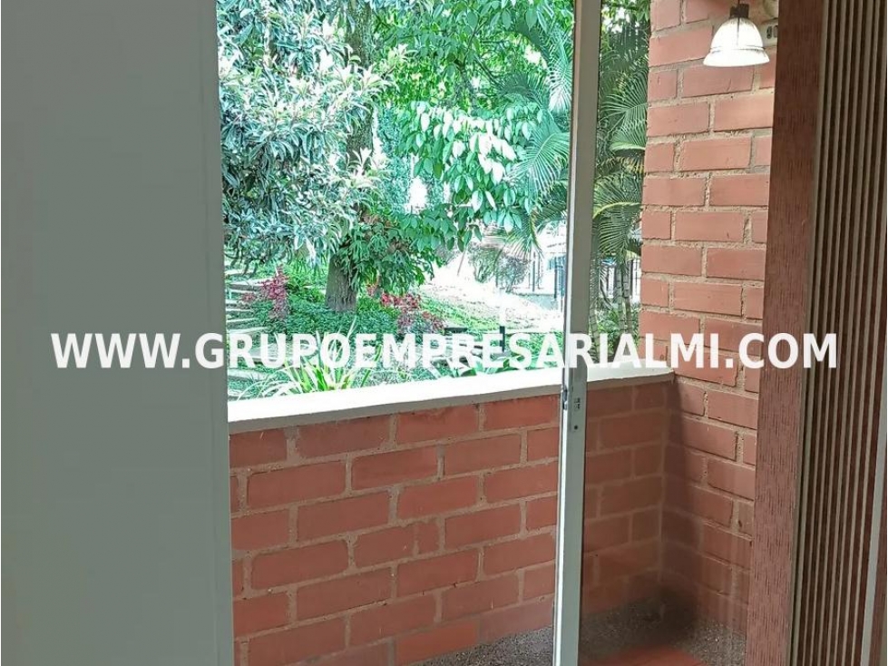 AMPLIA CASA UNIFAMILIAR EN VENTA - SECTOR LOMA LOS BERNAL COD: 33236 — foto 6