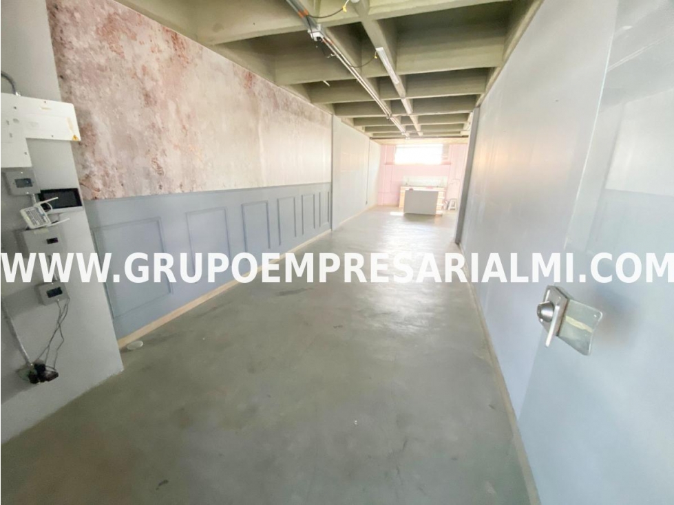 AMPLIA OFICINA EN ARRIENDO - SECTOR LA ESMERALDA COD: 31417 - 5