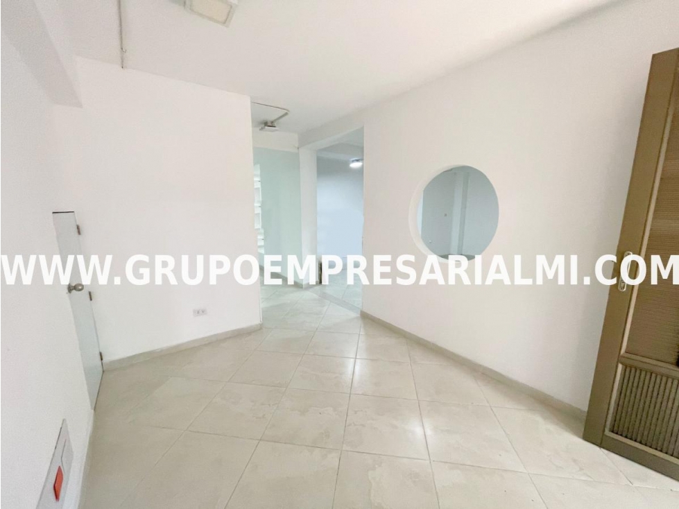 AMPLIA OFICINA EN ARRIENDO - SECTOR ESTADIO COD: 31806
