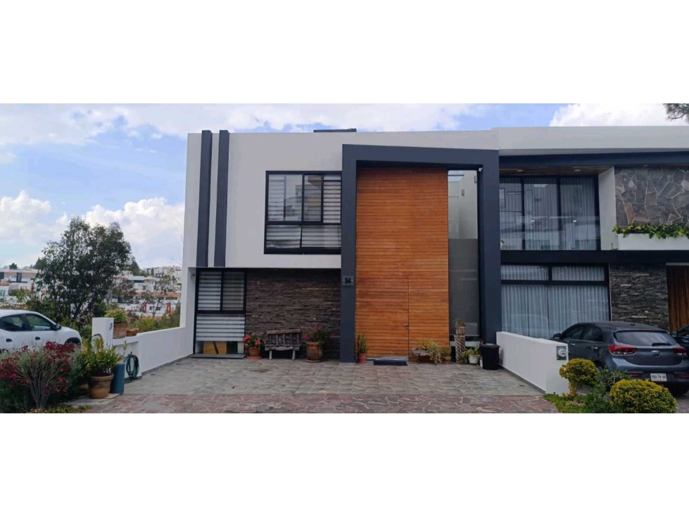 AMPLIA RESIDENCIA EN ALTOZANO MORELIA CERCANA