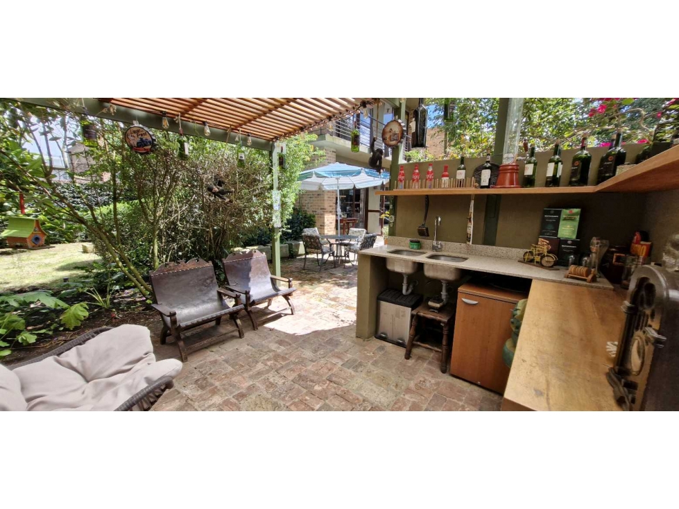 Amplia y bella casa para la venta en Chía