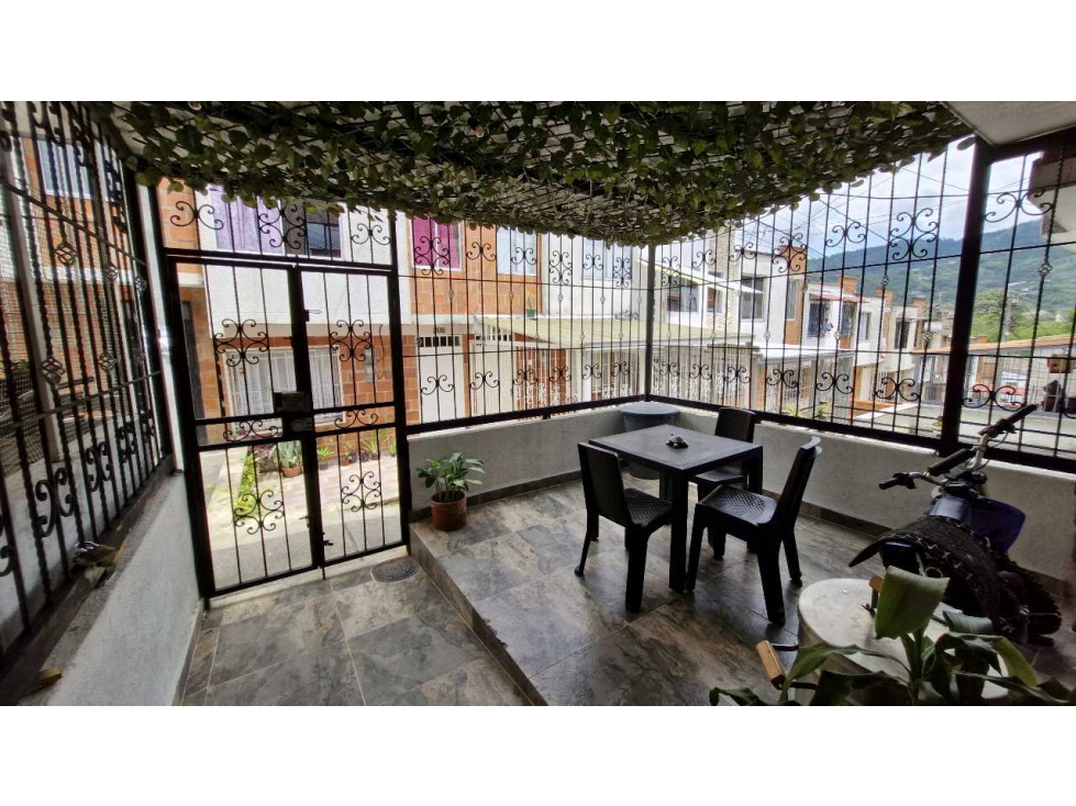 Amplia y moderna casa en Dosquebradas-Risaralda - 2