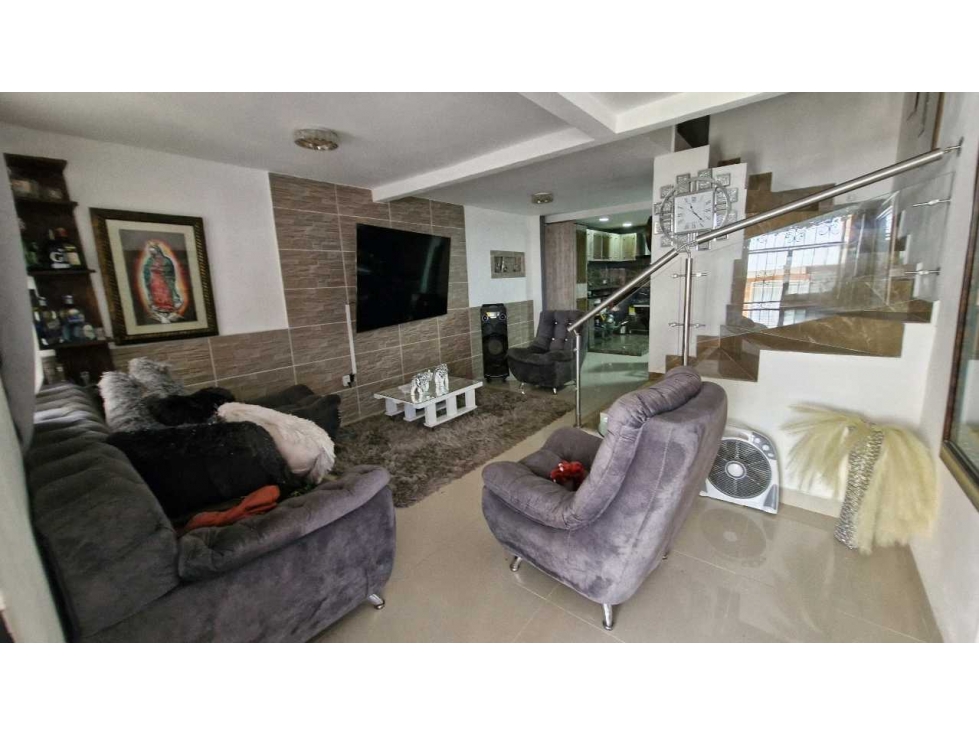 Amplia y moderna casa en Dosquebradas-Risaralda - 3