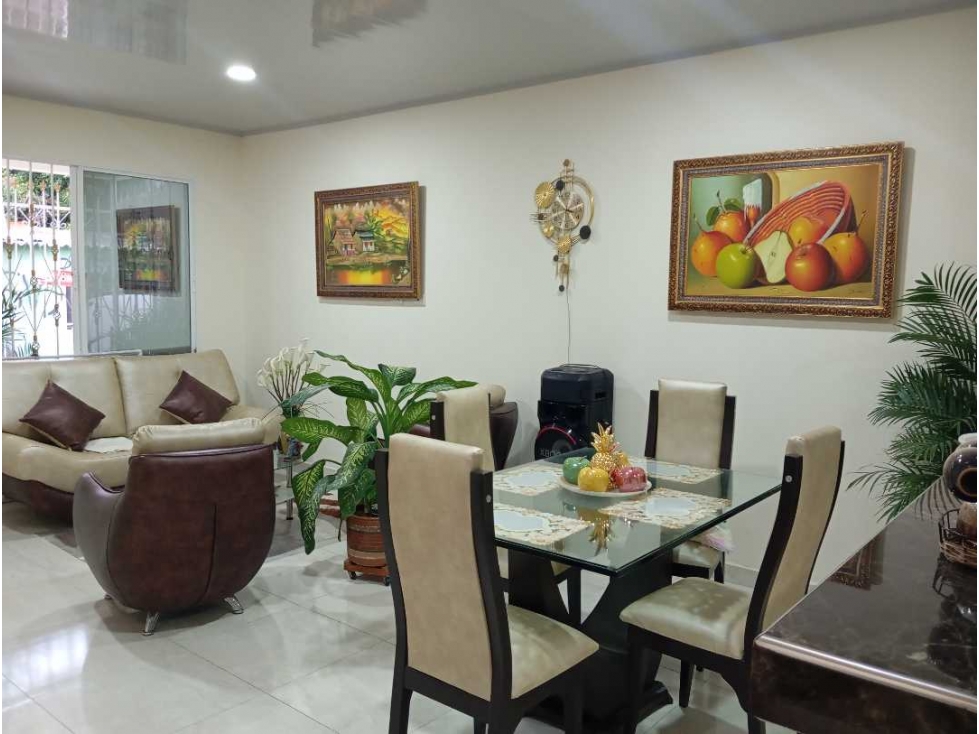 Amplia y moderna casa para vivir o fin hotelero cerca del aeropuerto — foto 2