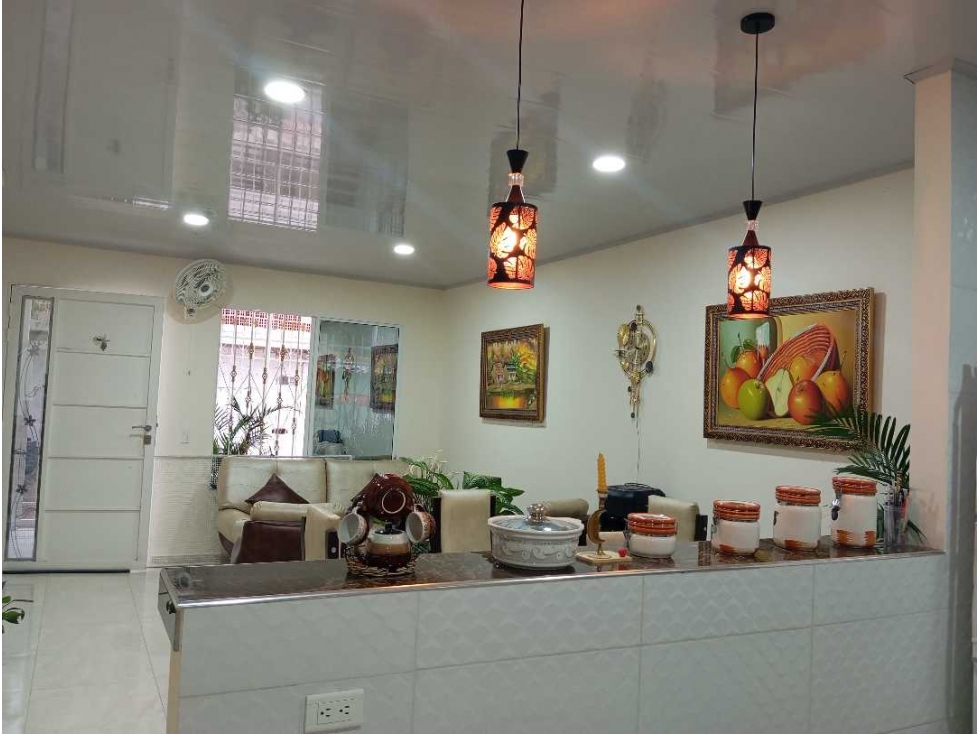 Amplia y moderna casa para vivir o fin hotelero cerca del aeropuerto — foto 3