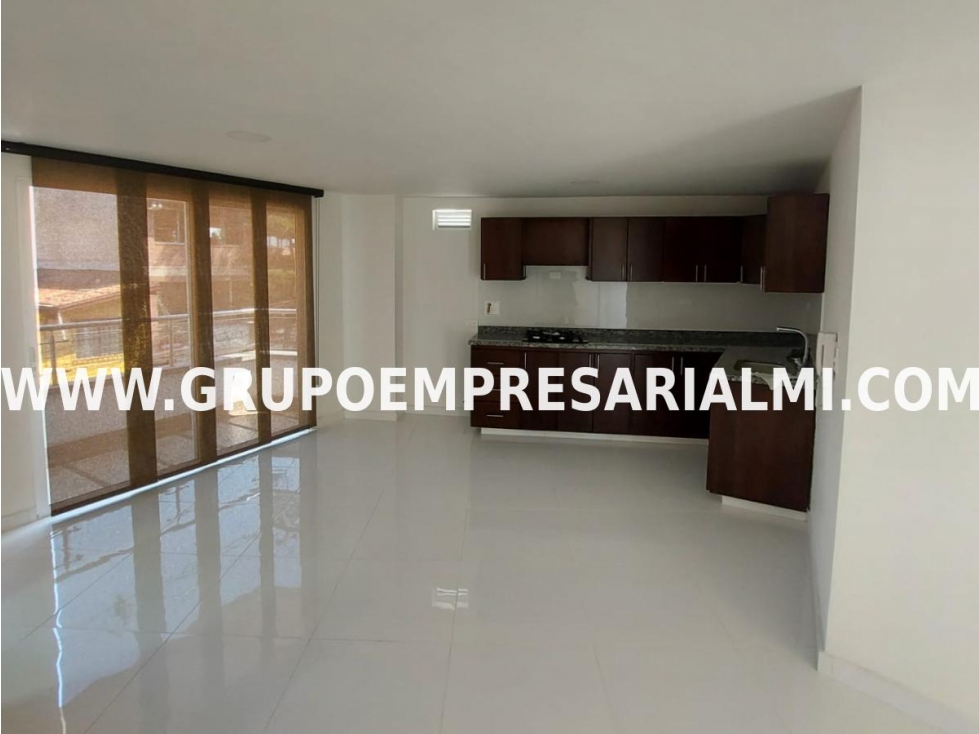 AMPLIO APARTAESTUDIO EN ARRIENDO - SECTOR LOMA LOS BERNAL COD: 31810