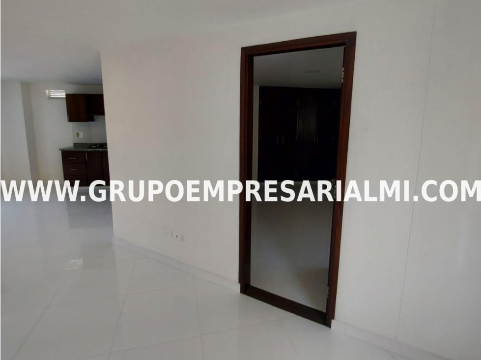 AMPLIO APARTAESTUDIO EN ARRIENDO - SECTOR LOMA LOS BERNAL COD: 31810 — foto 5