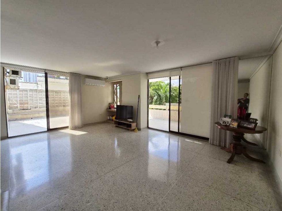 Amplio Apartamento al norte de Barranquilla - 1