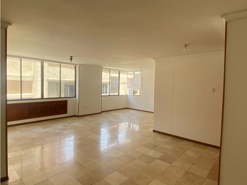Amplio apartamento en Alto prado