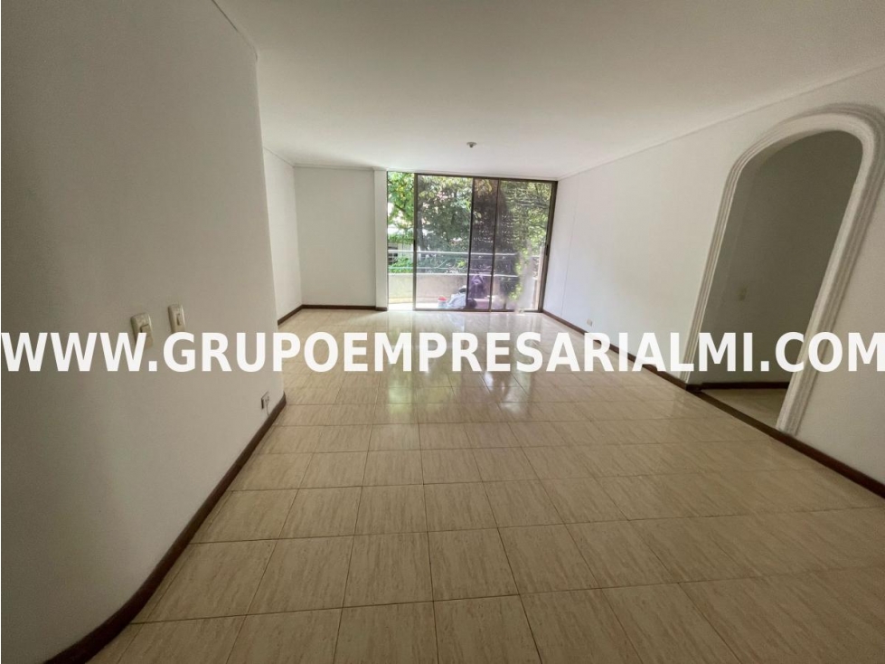 AMPLIO APARTAMENTO EN ARRIENDO - SECTOR LAURELES COD: 31749