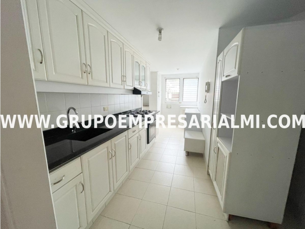 AMPLIO APARTAMENTO EN ARRIENDO - SECTOR LAURELES COD: 31749 — foto 5