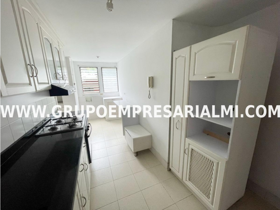 AMPLIO APARTAMENTO EN ARRIENDO - SECTOR LAURELES COD: 31749 — foto 4