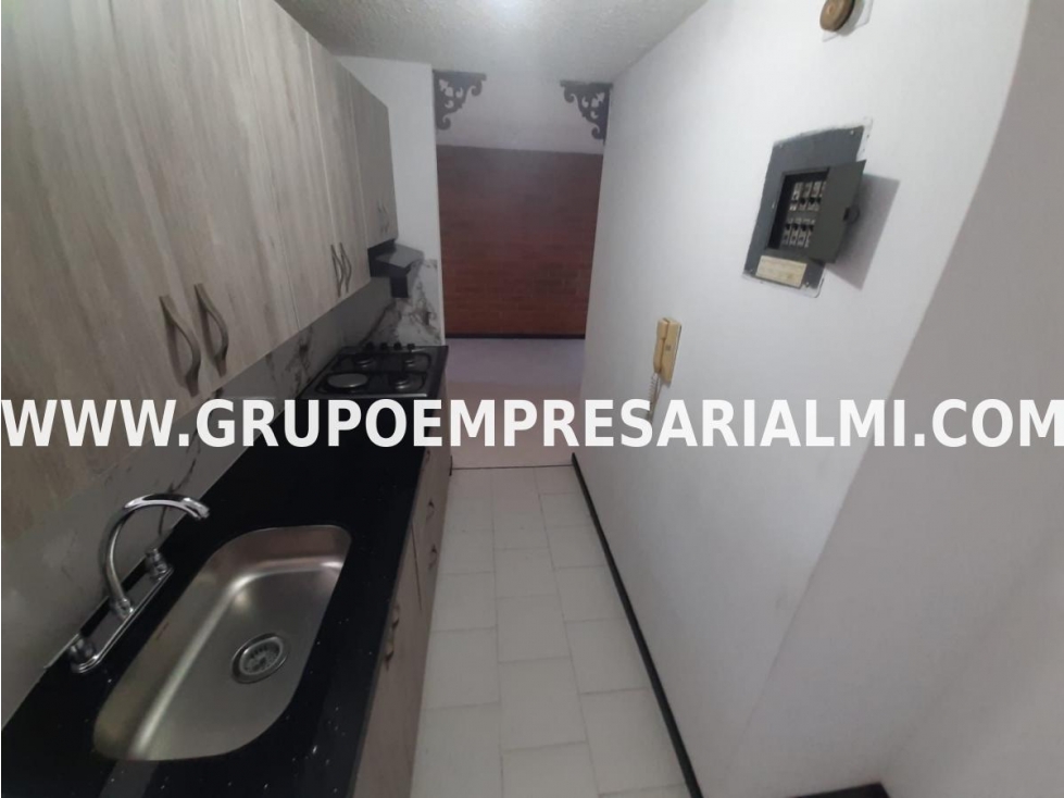 AMPLIO APARTAMENTO EN ARRIENDO - SECTOR LA POLA COD: 32299 — foto 4