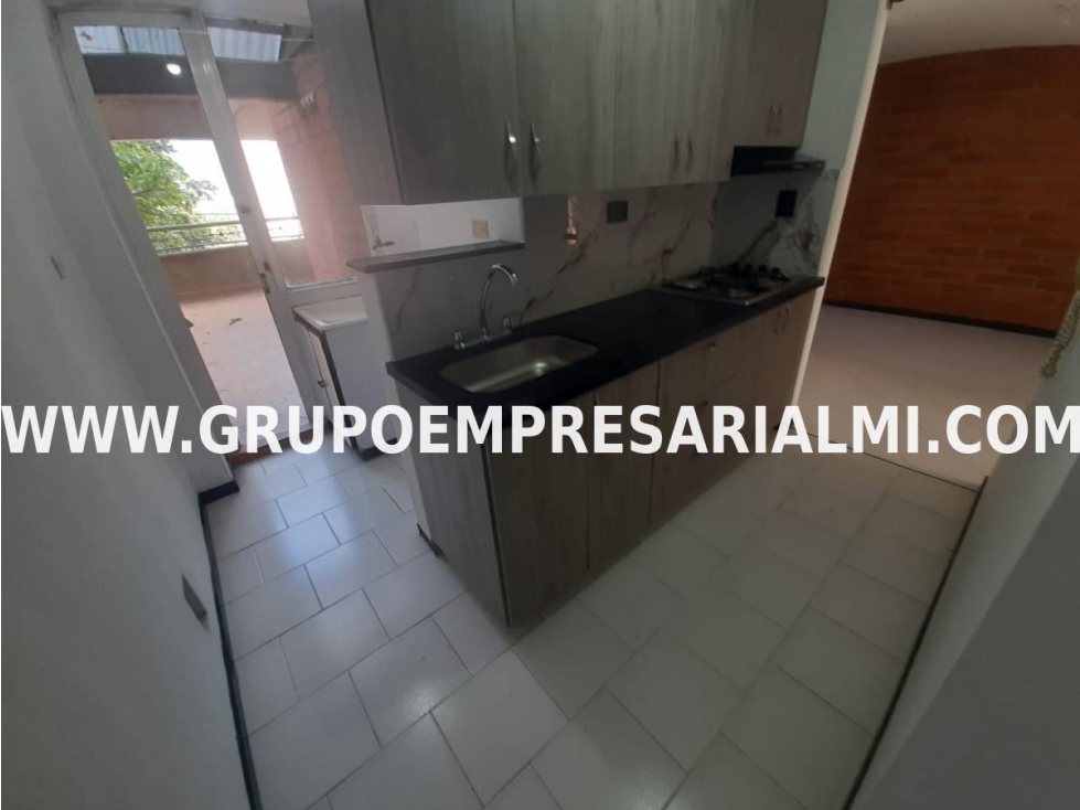 AMPLIO APARTAMENTO EN ARRIENDO - SECTOR LA POLA COD: 32299 — foto 6