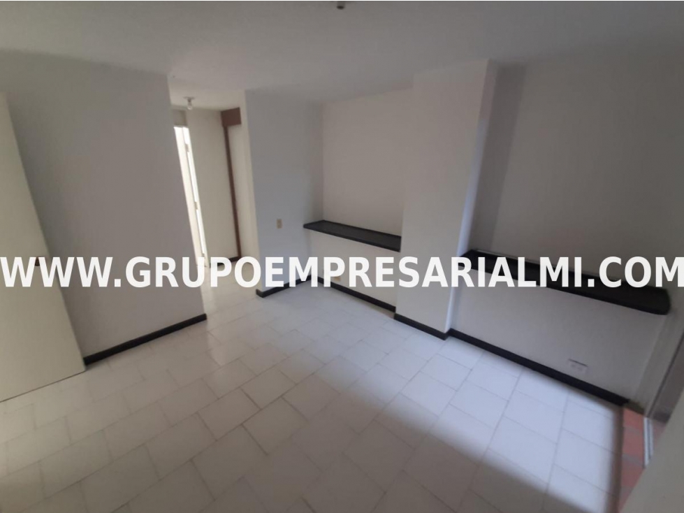 AMPLIO APARTAMENTO EN ARRIENDO - SECTOR LA POLA COD: 32299