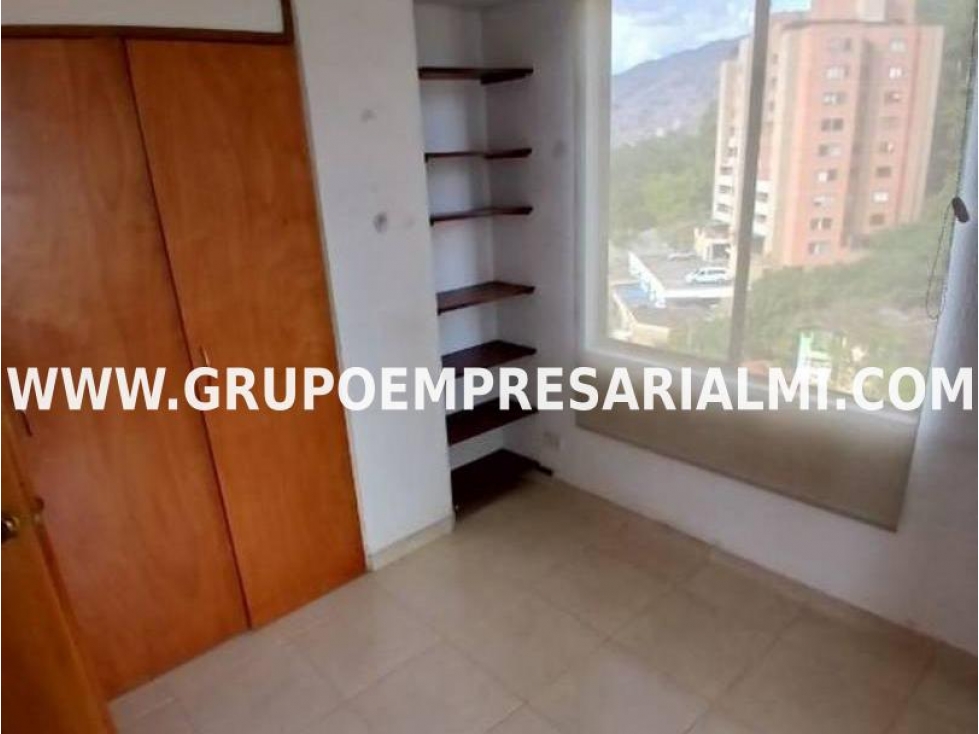 AMPLIO APARTAMENTO EN ARRIENDO - SECTOR LOS COLORES COD: 32301 — foto 6