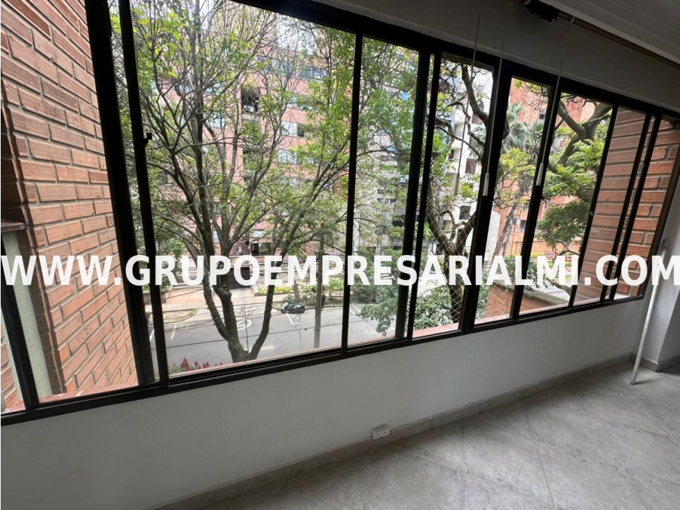 AMPLIO APARTAMENTO EN ARRIENDO - LAURELES COD: 32339 — foto 3