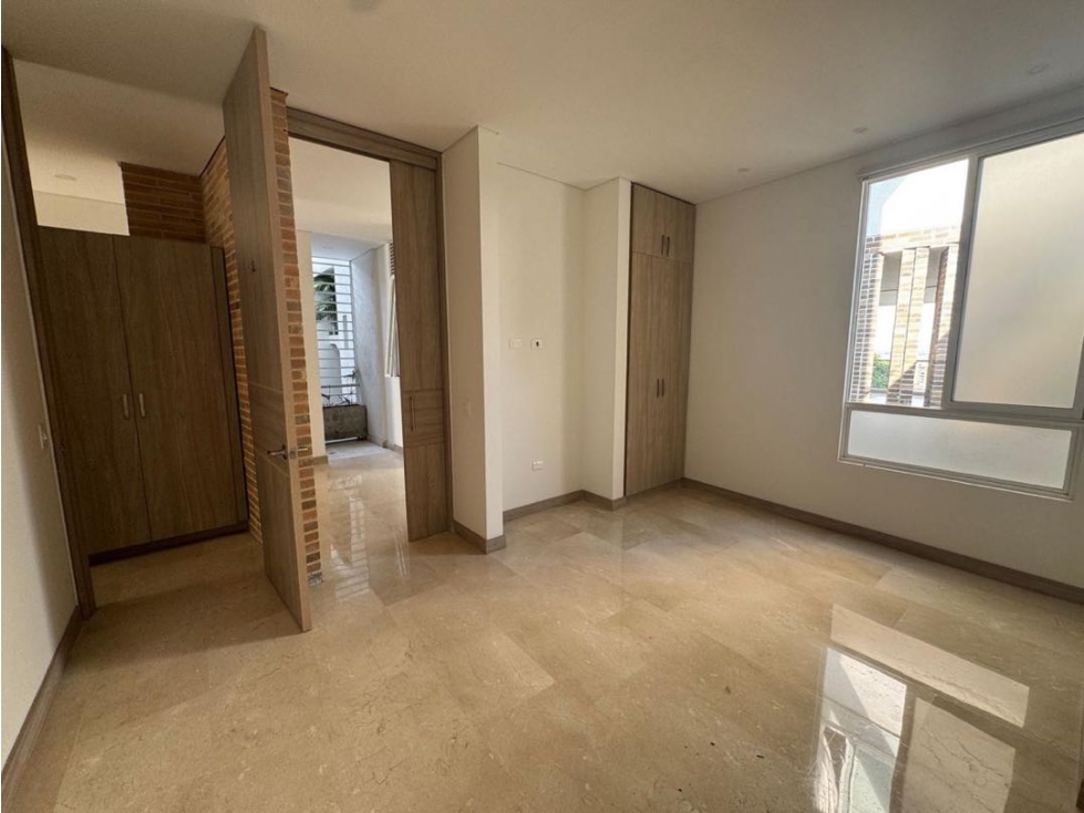 AMPLIO APARTAMENTO EN CRISTALES — foto 4