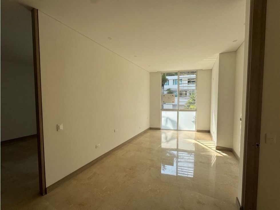 AMPLIO APARTAMENTO EN CRISTALES — foto 5
