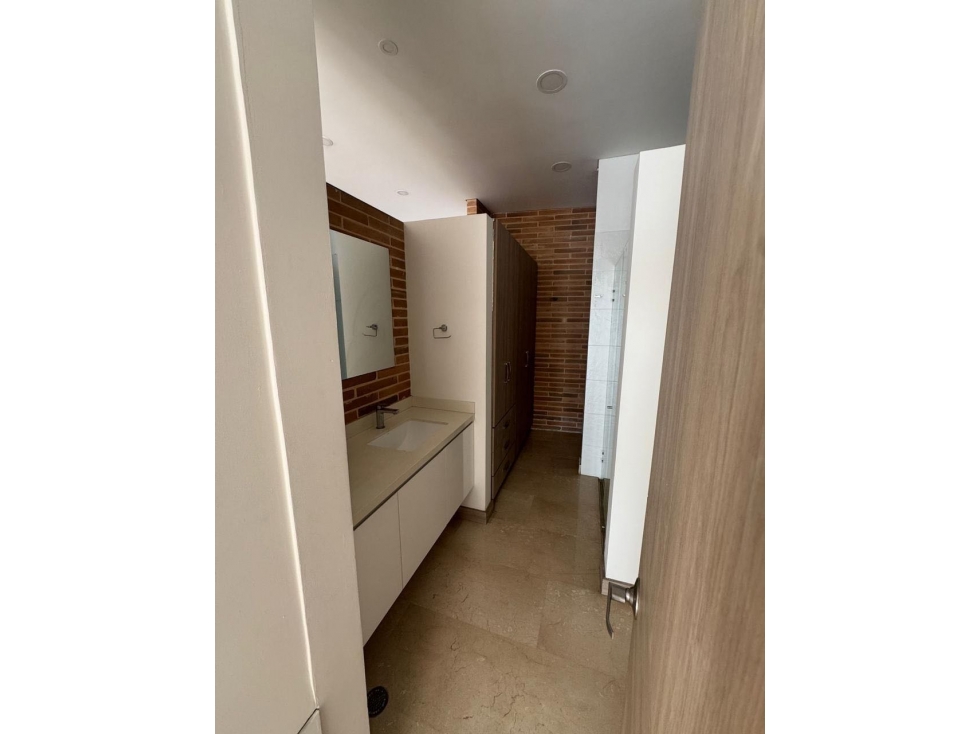 AMPLIO APARTAMENTO EN CRISTALES — foto 6