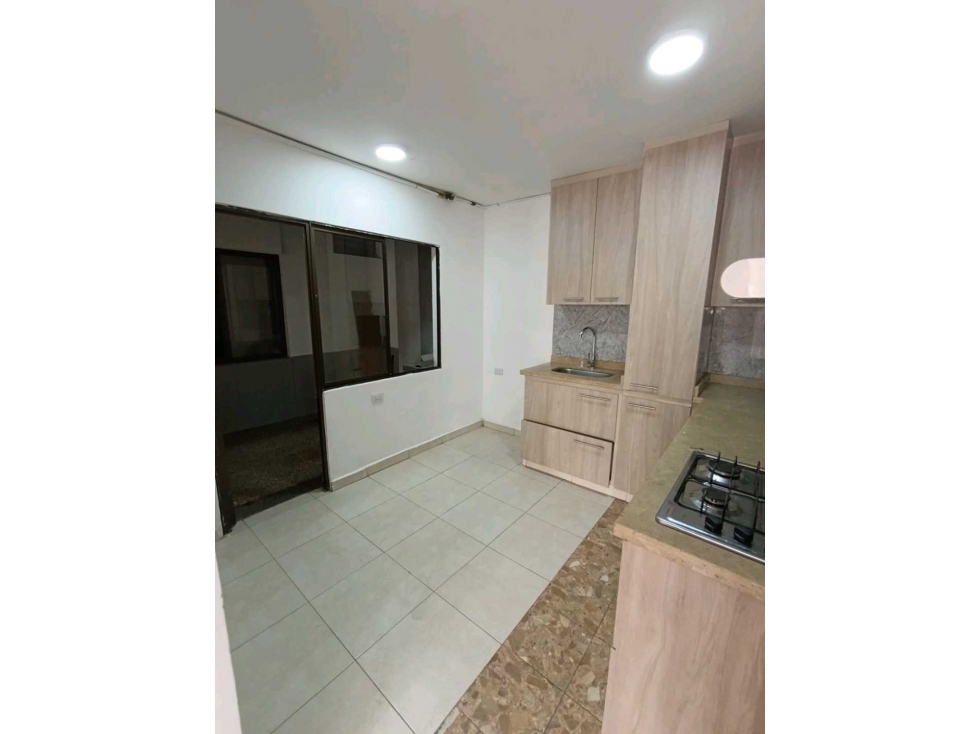 Amplio apartamento en edificio por San Andrescito-Pereira