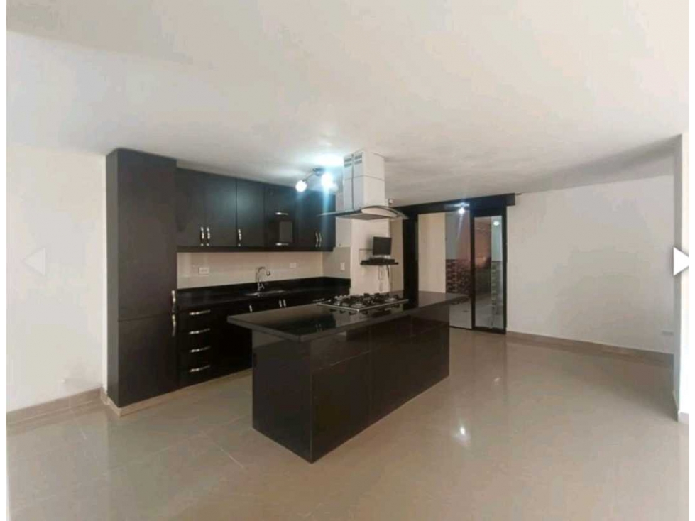 Amplio apartamento en Laureles