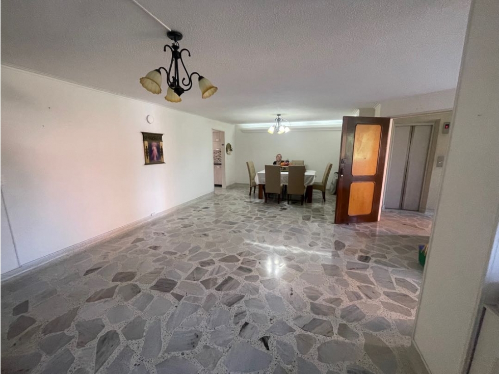 Amplio Apartamento en Laureles cerca a la UPB — foto 3