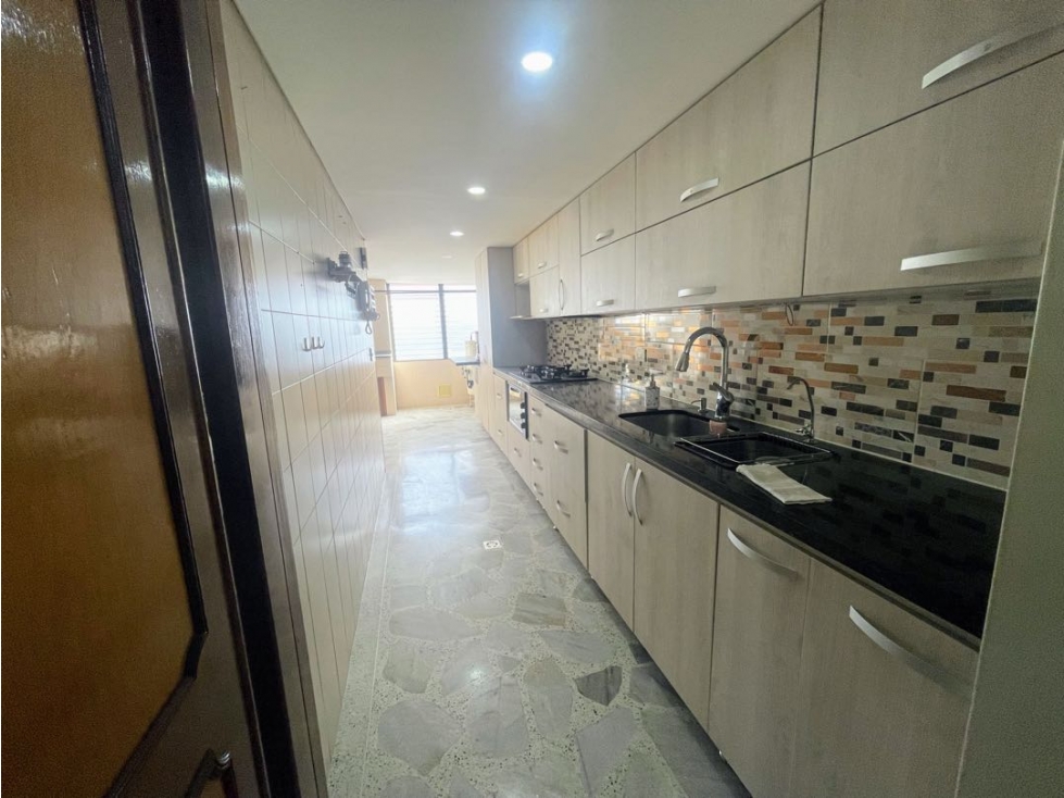 Amplio Apartamento en Laureles cerca a la UPB — foto 5