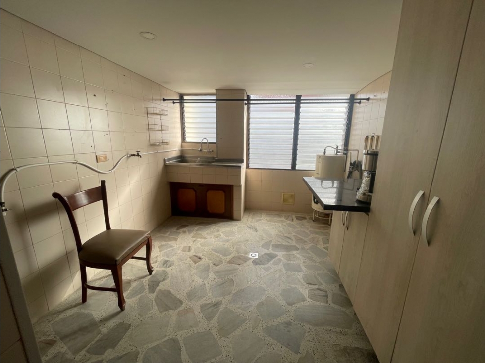 Amplio Apartamento en Laureles cerca a la UPB — foto 6