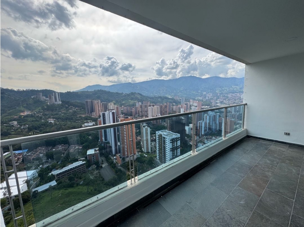 AMPLIO APARTAMENTO EN SABANETA, CON EXCELENTE VISTA Y ZONAS AMPLIAS — foto 3