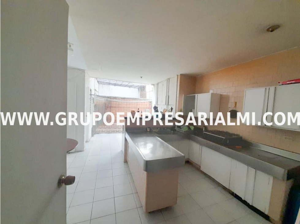 AMPLIO APARTAMENTO EN VENTA - SECTOR ESTADIO COD: 31829