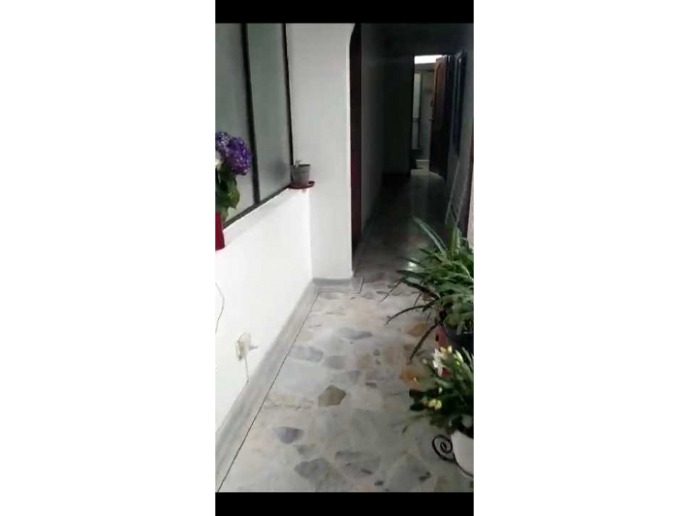 Amplio Apartamento en Venta Av. Paralela — foto 3
