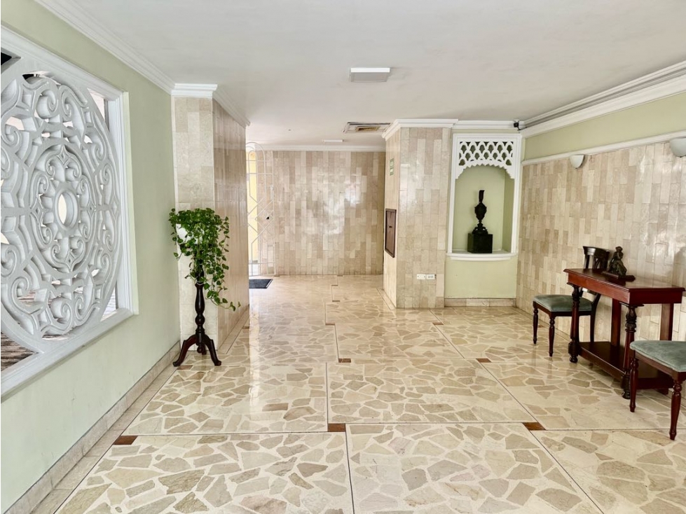 AMPLIO APARTAMENTO EN VENTA EN VIEJO PRADO. Excelente Ubicacion