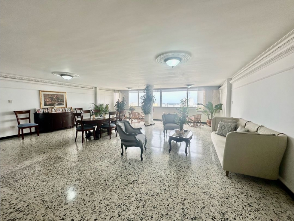 AMPLIO APARTAMENTO EN VENTA EN VIEJO PRADO. Excelente Ubicacion — foto 3