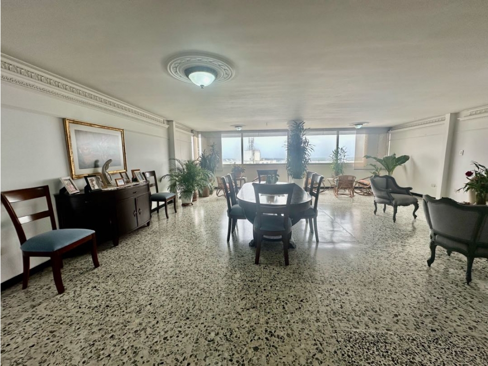 AMPLIO APARTAMENTO EN VENTA EN VIEJO PRADO. Excelente Ubicacion — foto 4