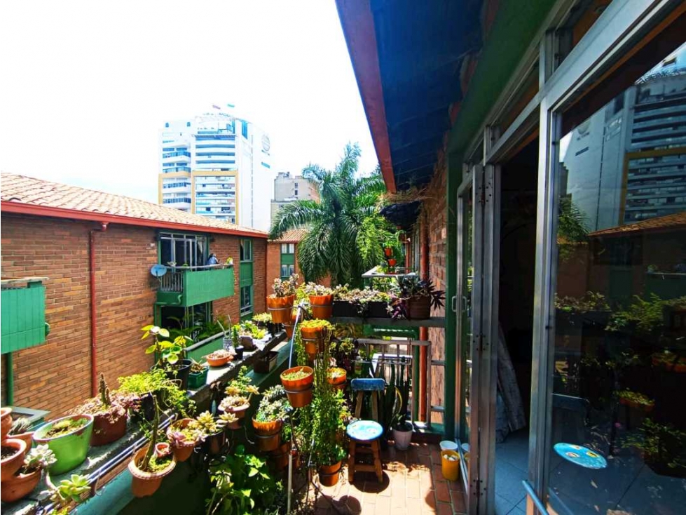 AMPLIO APARTAMENTO EN VENTA EN EL CENTRO DE MEDELLÍN