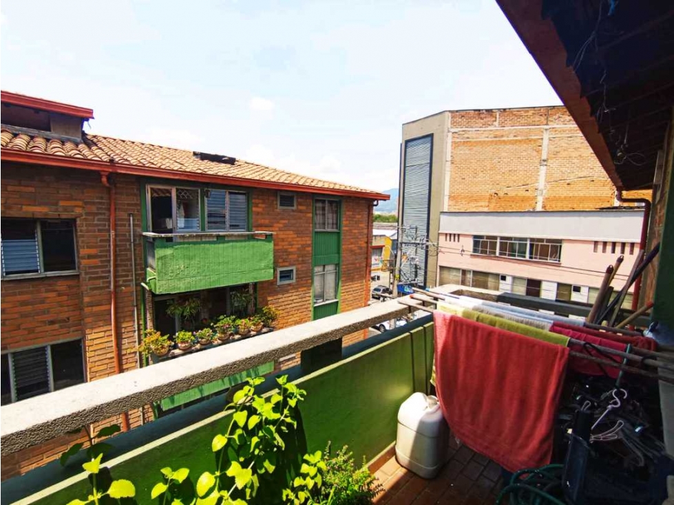 AMPLIO APARTAMENTO EN VENTA EN EL CENTRO DE MEDELLÍN — foto 2