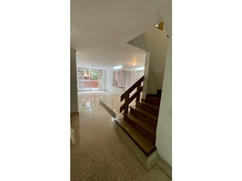 AMPLIO APARTAMENTO EN VENTA EN EL CENTRO DE MEDELLÍN — foto 3