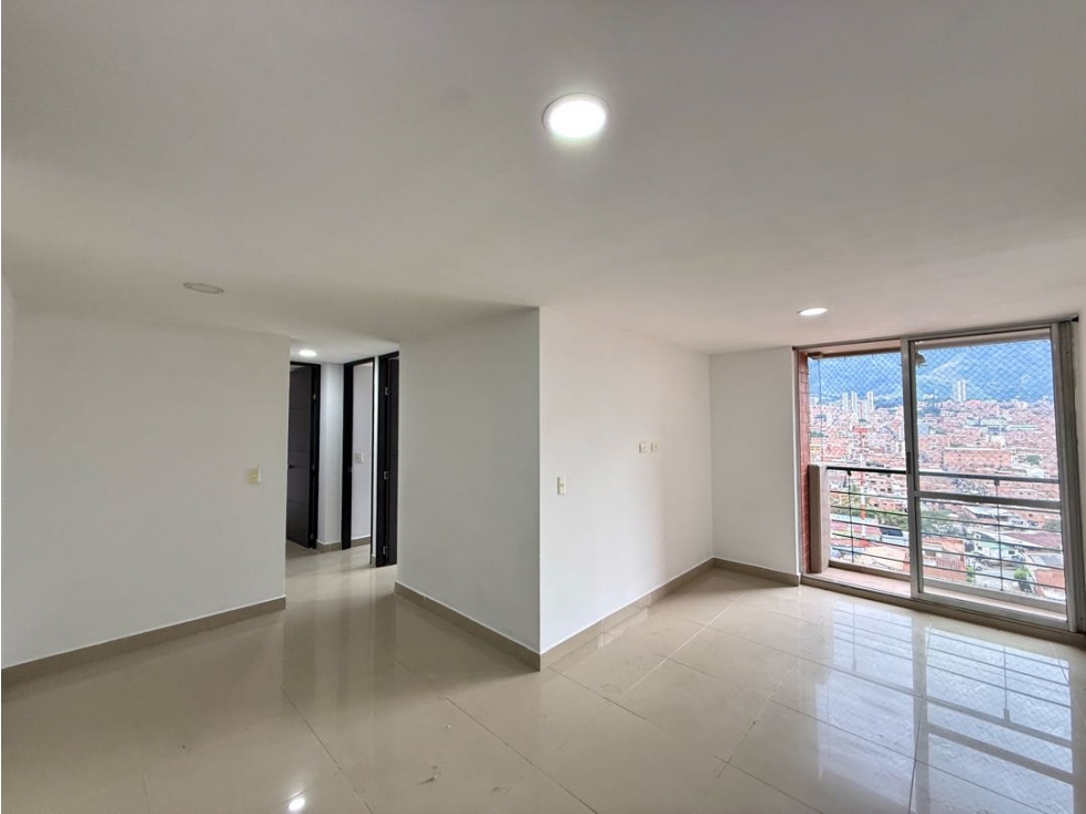 AMPLIO APARTAMENTO EN VENTA EN NIQUIA EN BELLO - URB. ARBOLES