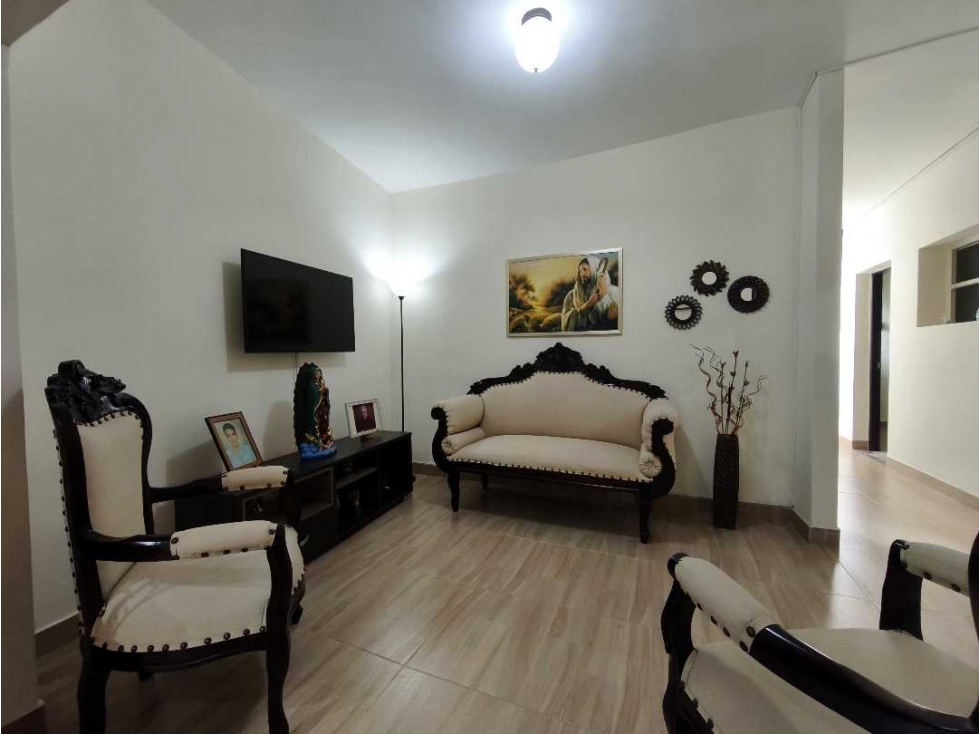 AMPLIO APARTAMENTO EN VENTA EN SANTA MÓNICA