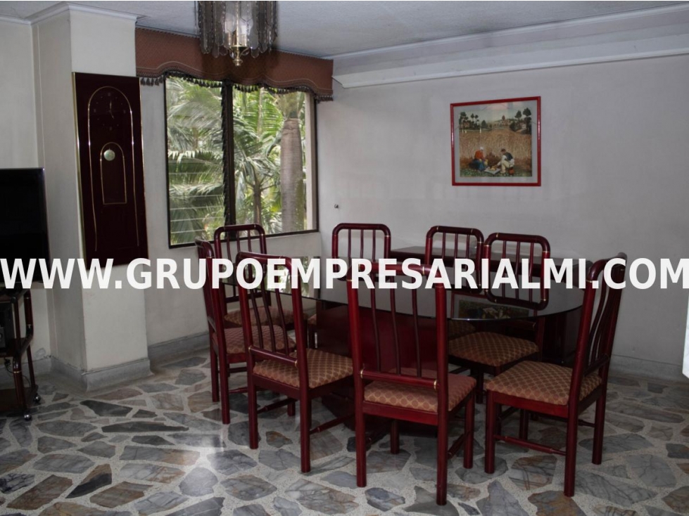 AMPLIO APARTAMENTO EN VENTA - SECTOR CONQUISTADORES COD: 26751