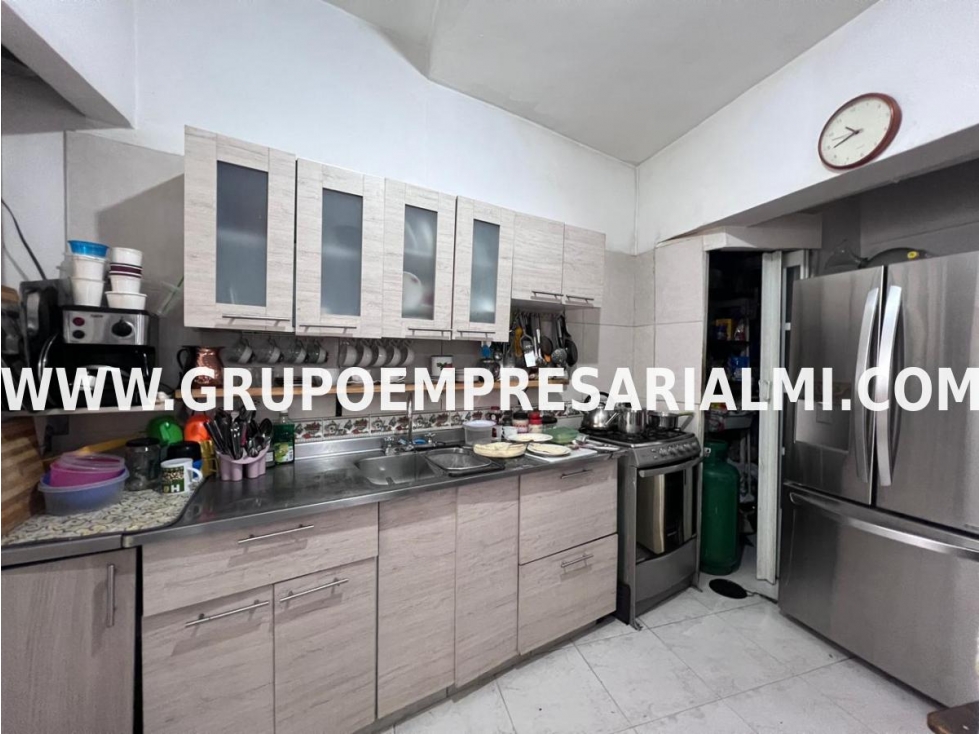AMPLIO APARTAMENTO EN VENTA - SECTOR LAURELES COD: 33835 — foto 5
