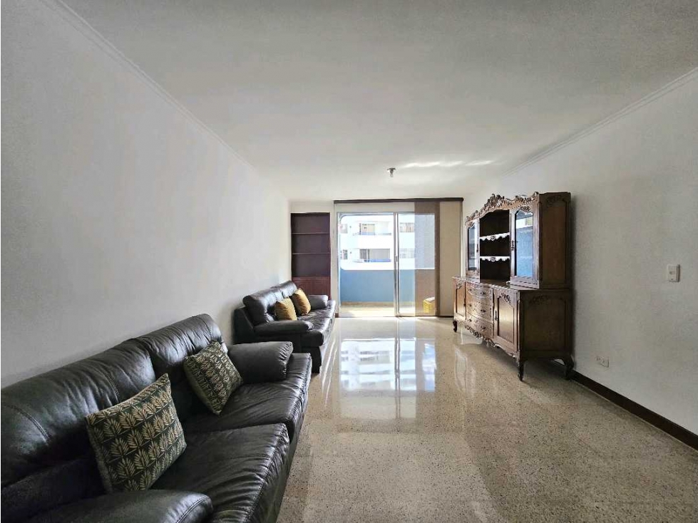 Amplio Apartamento Familiar de 130 m² en Venta en Los Colores — foto 3