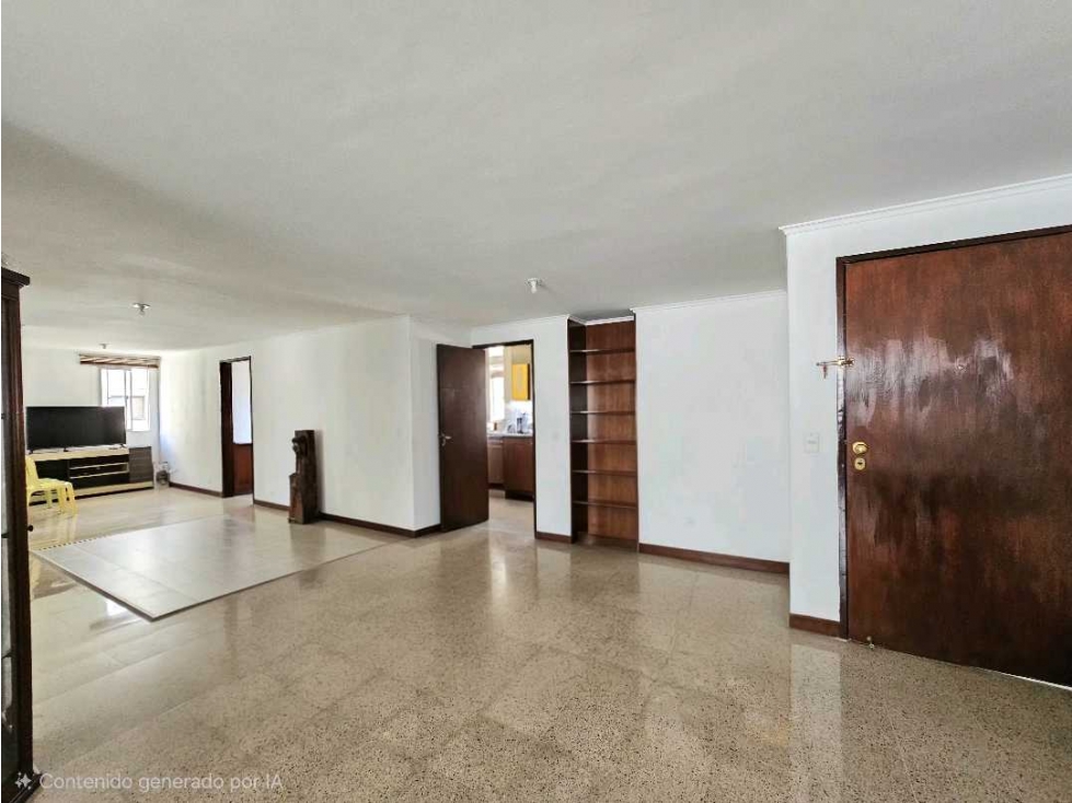 Amplio Apartamento Familiar de 130 m² en Venta en Los Colores — foto 4