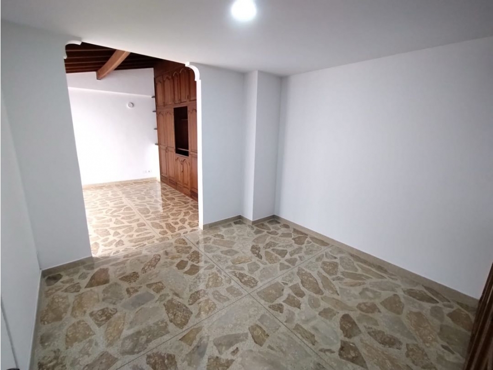 AMPLIO APARTAMENTO | LAURELES, MEDELLÍN EN VENTA K067 — foto 5