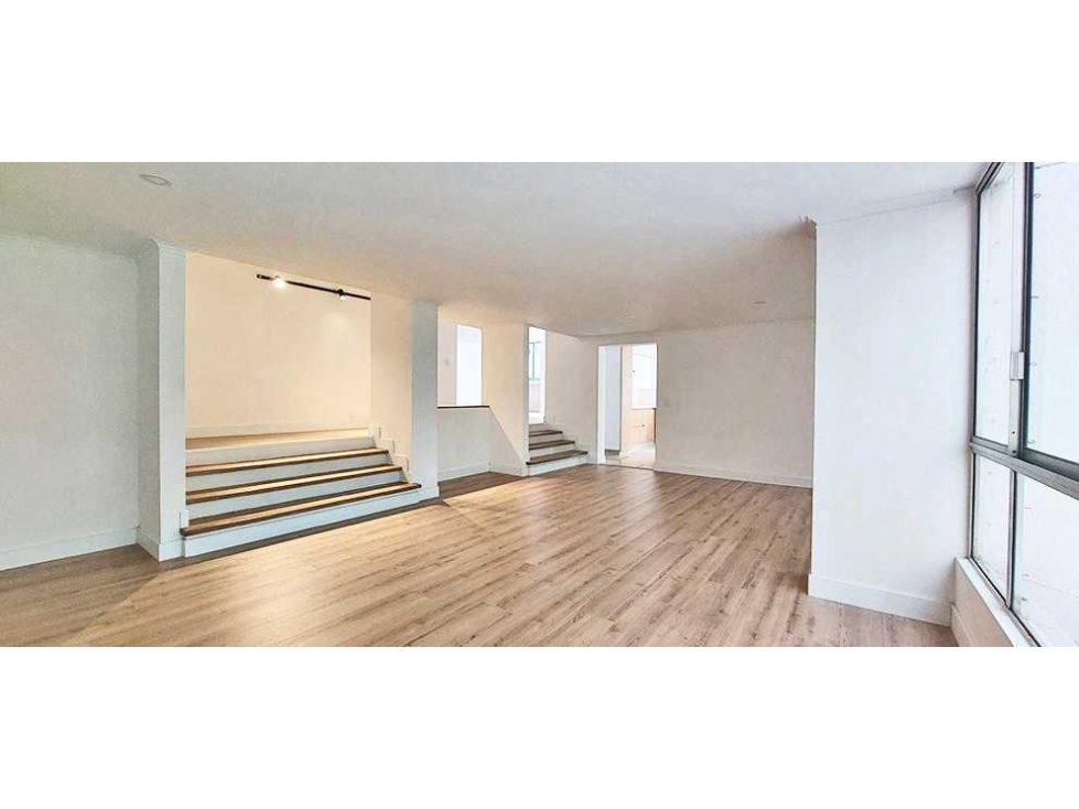 AMPLIO APARTAMENTO REMODELADO