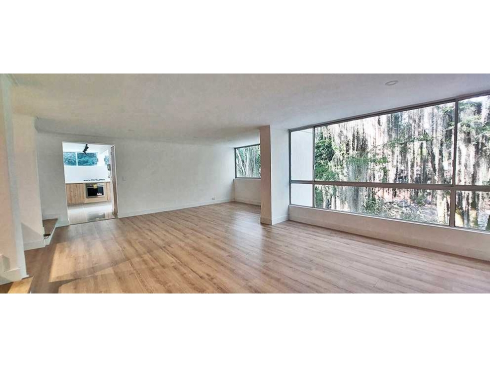 AMPLIO APARTAMENTO REMODELADO — foto 3