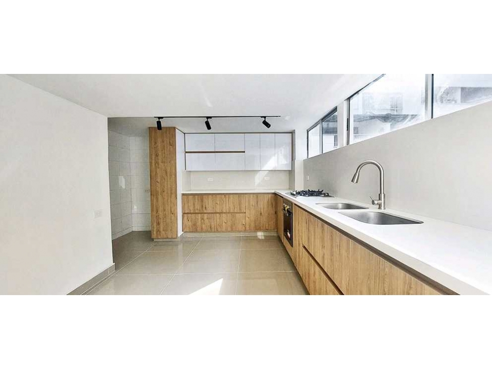 AMPLIO APARTAMENTO REMODELADO — foto 5