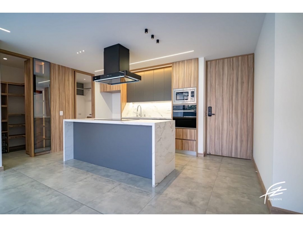 Amplio Apartamento Totalmente Remodelado en Ciudad del Río — foto 2