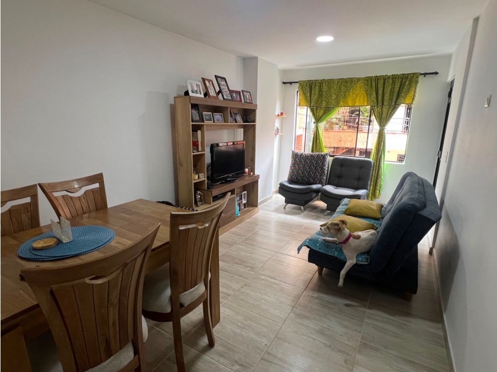 AMPLIO APARTAMENTO | SECTOR CABAÑAS, BELLO EN VENTA F576